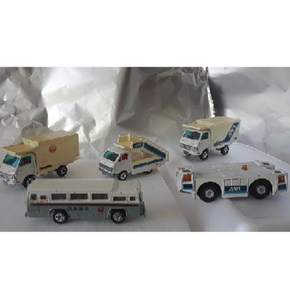 44 Varity Mini Metal Japanese Made Toy Cars - Picture 5 of 6